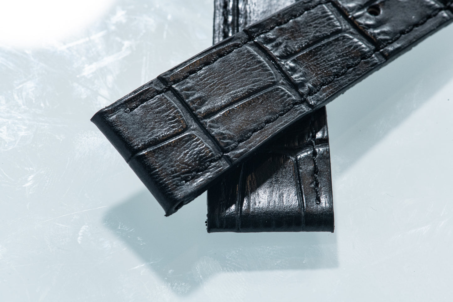 Black Widow Alligator-Pattern Strap