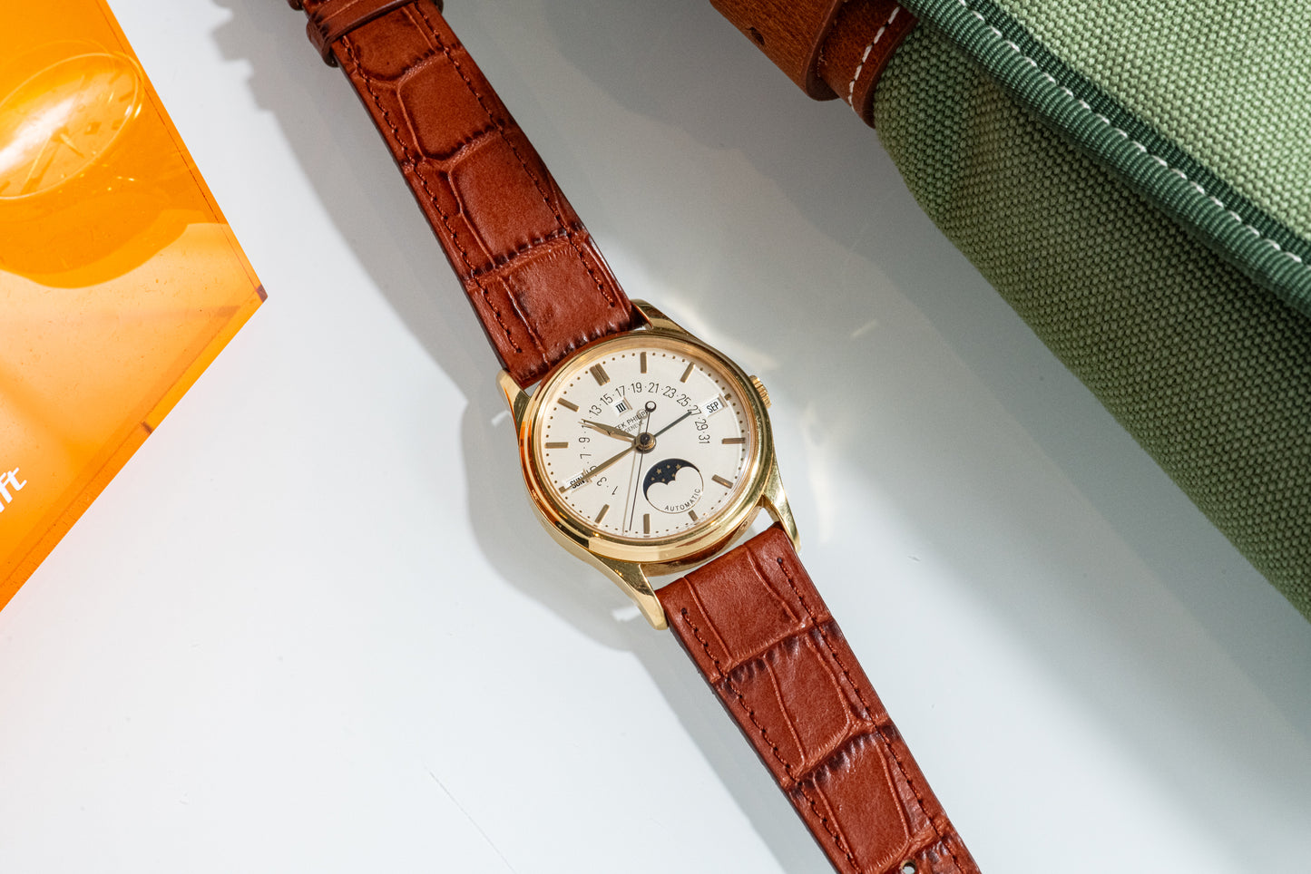 Old Fashioned Brown II Alligator-Pattern Strap