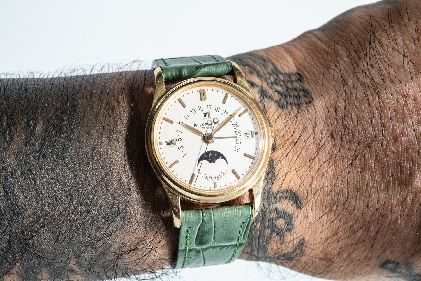 Vesper Green II Alligator-Pattern Strap