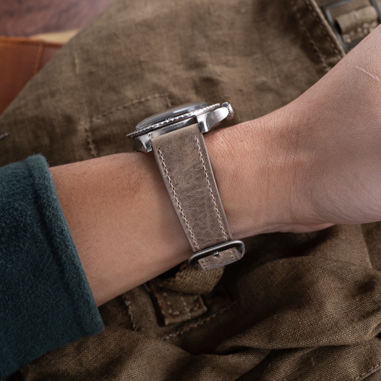 Stirling White Distressed Strap