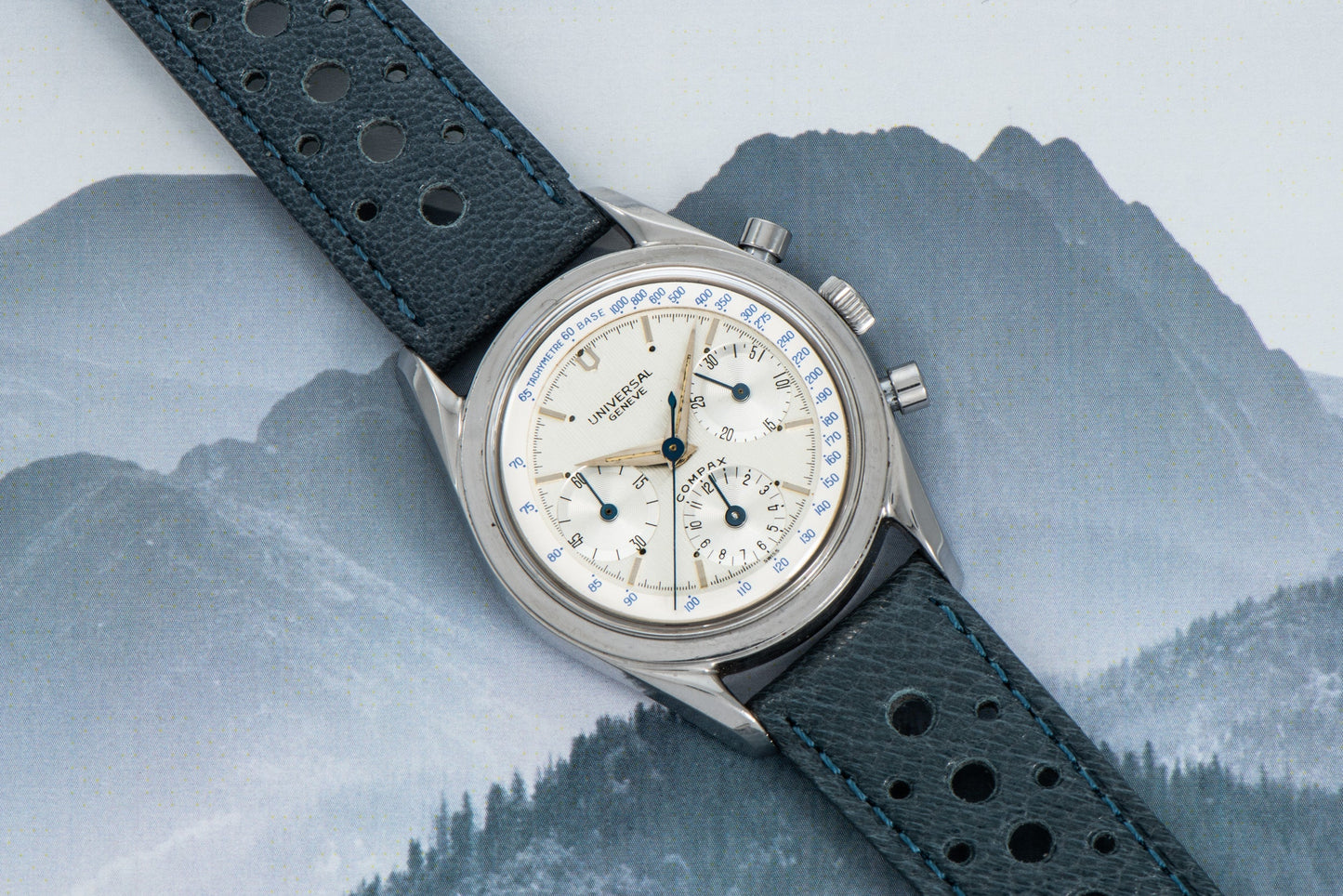 Universal Genève Compax