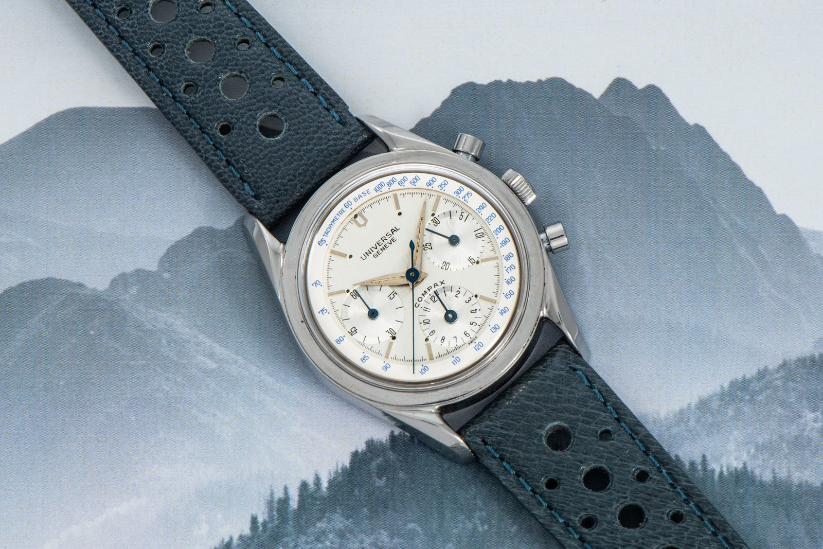 Universal Genève Compax