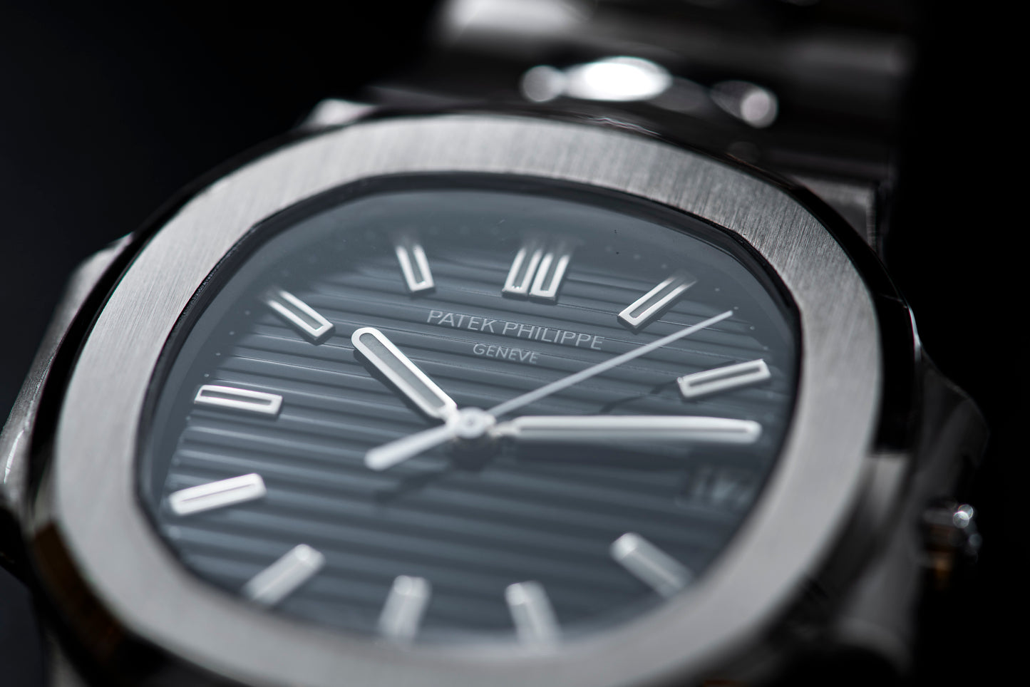Patek Philippe Nautilus 'Jumbo' White Gold