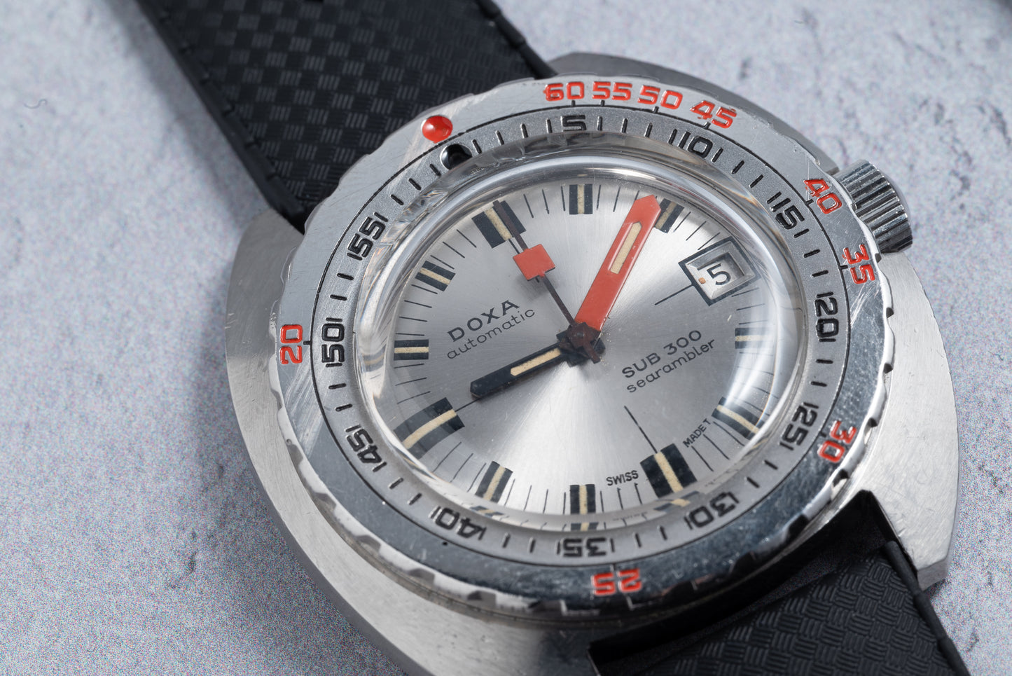 DOXA Sub 300 'No-T' Searambler