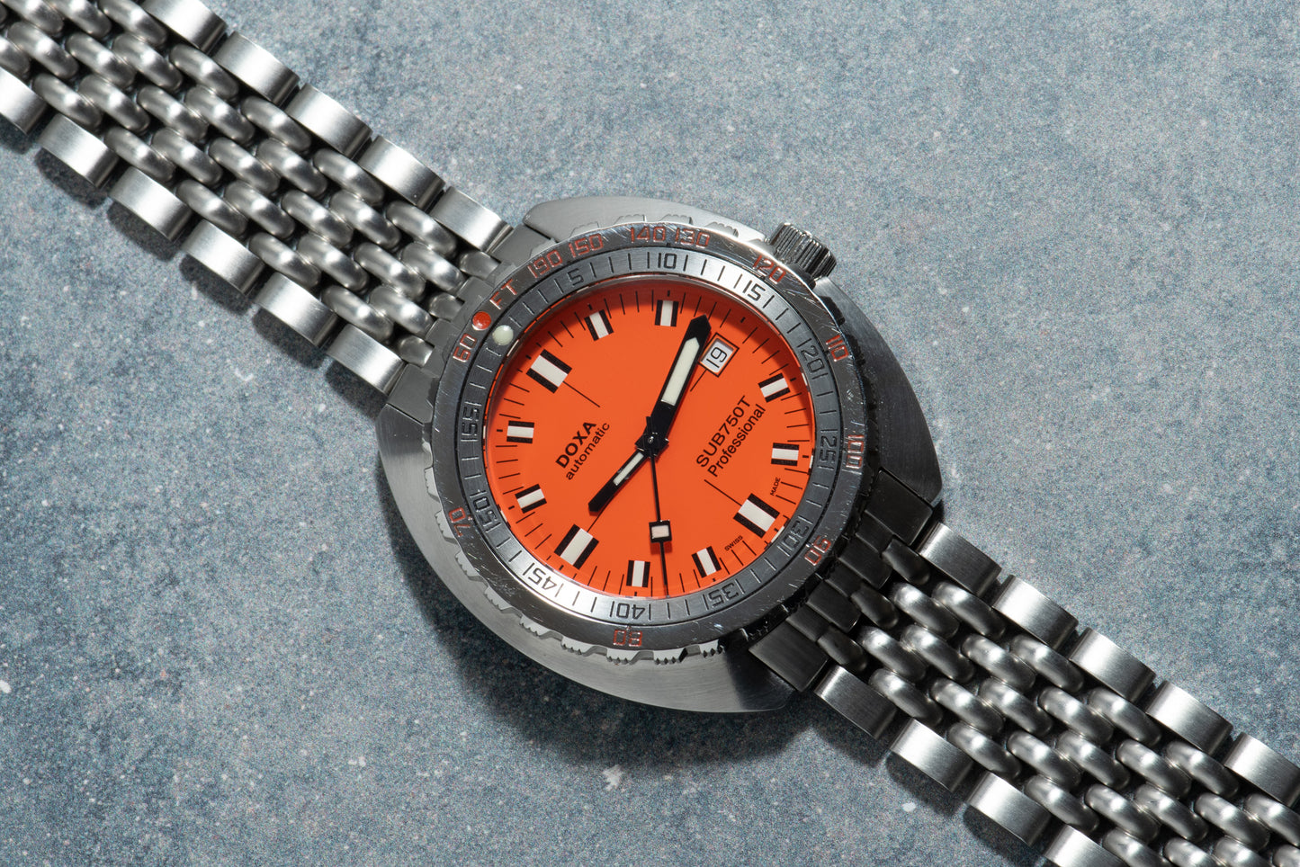 DOXA Sub 750T Professional
