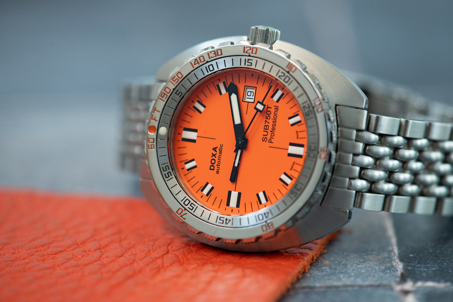 DOXA Sub 750T Professional