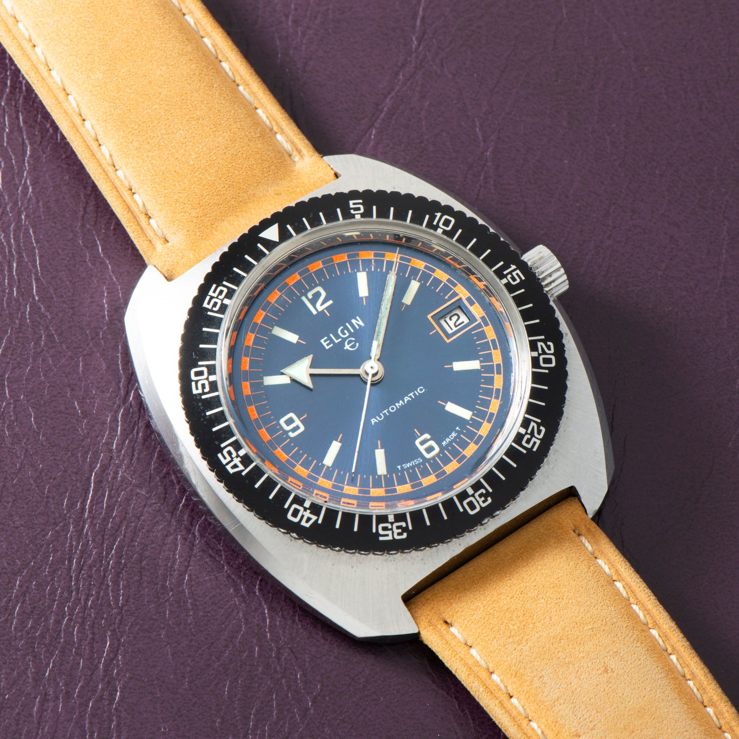 Elgin Cushion Case Diver