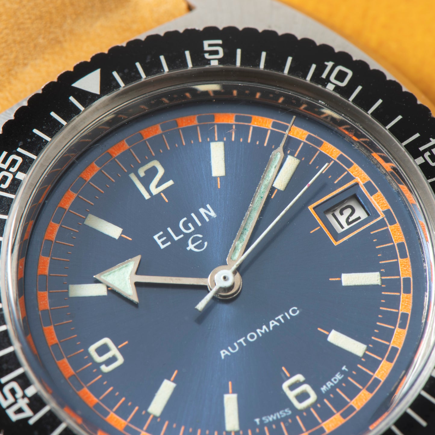 Elgin Cushion Case Diver
