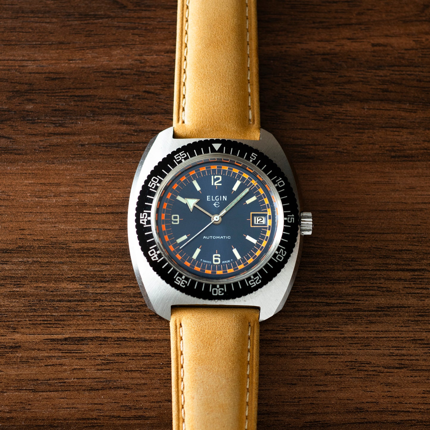 Elgin Cushion Case Diver
