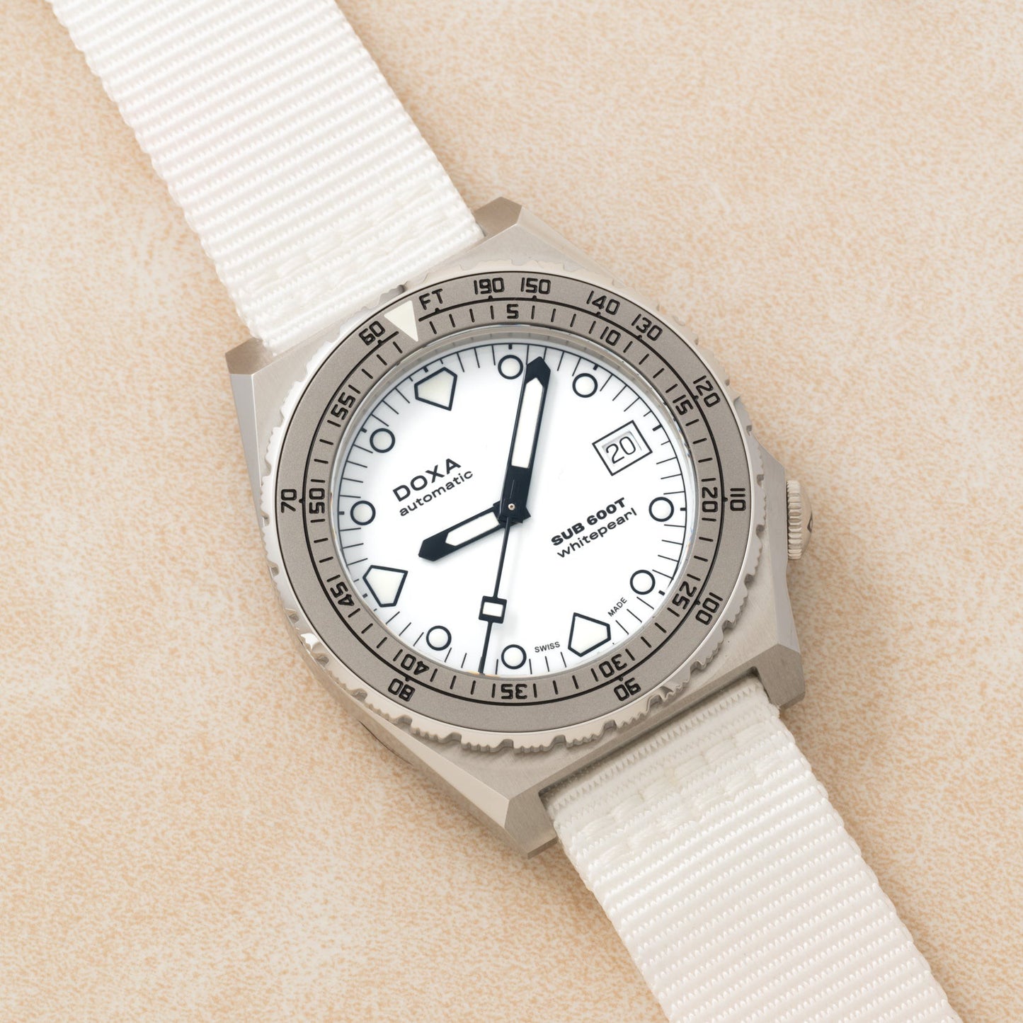 DOXA Sub 600T Whitepearl