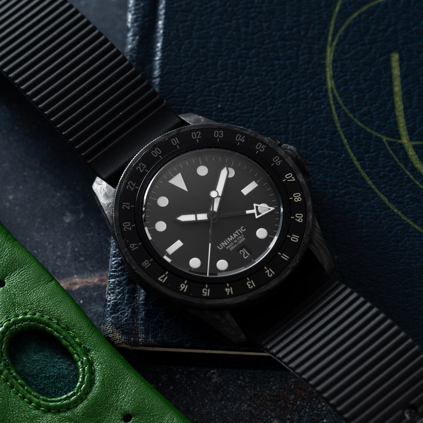Unimatic Modello Uno Carbon GMT Limited Edition for HODINKEE