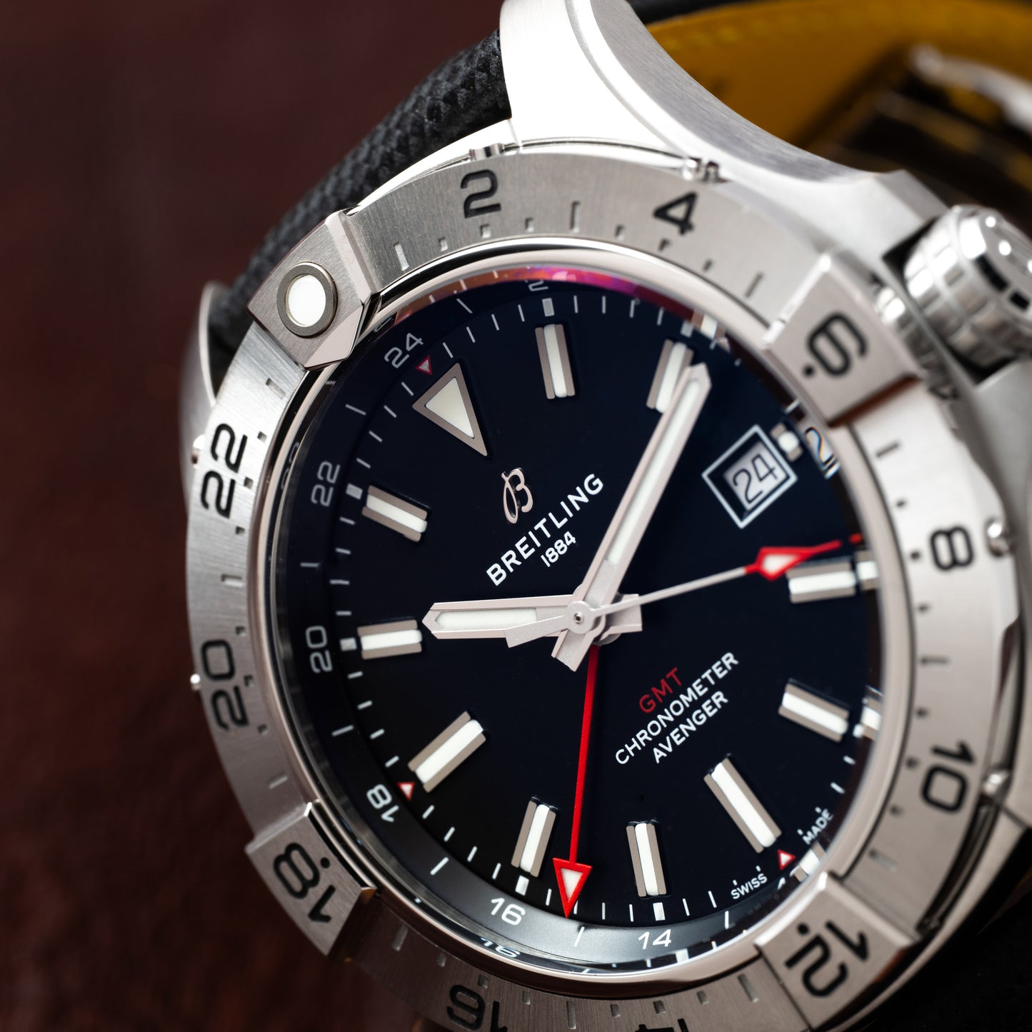 Breitling Avenger GMT 44