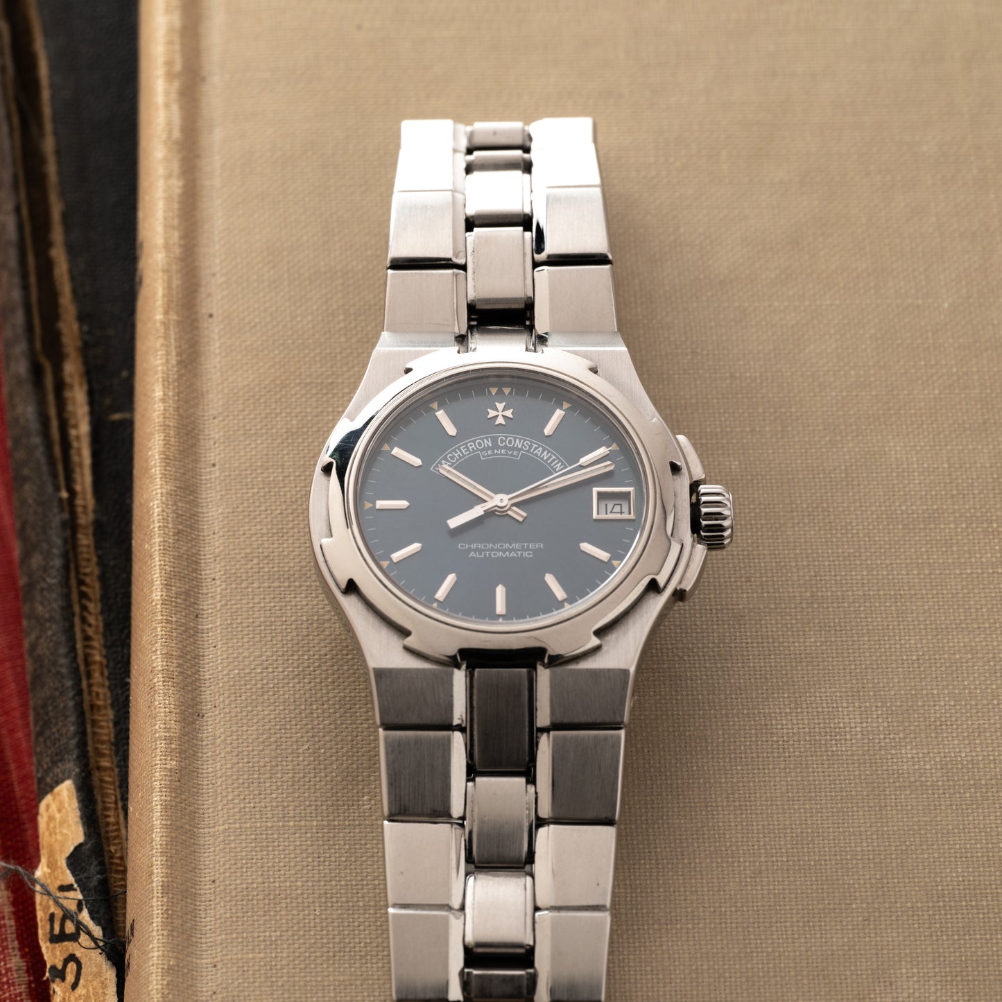 Vacheron Constantin Overseas Midsize