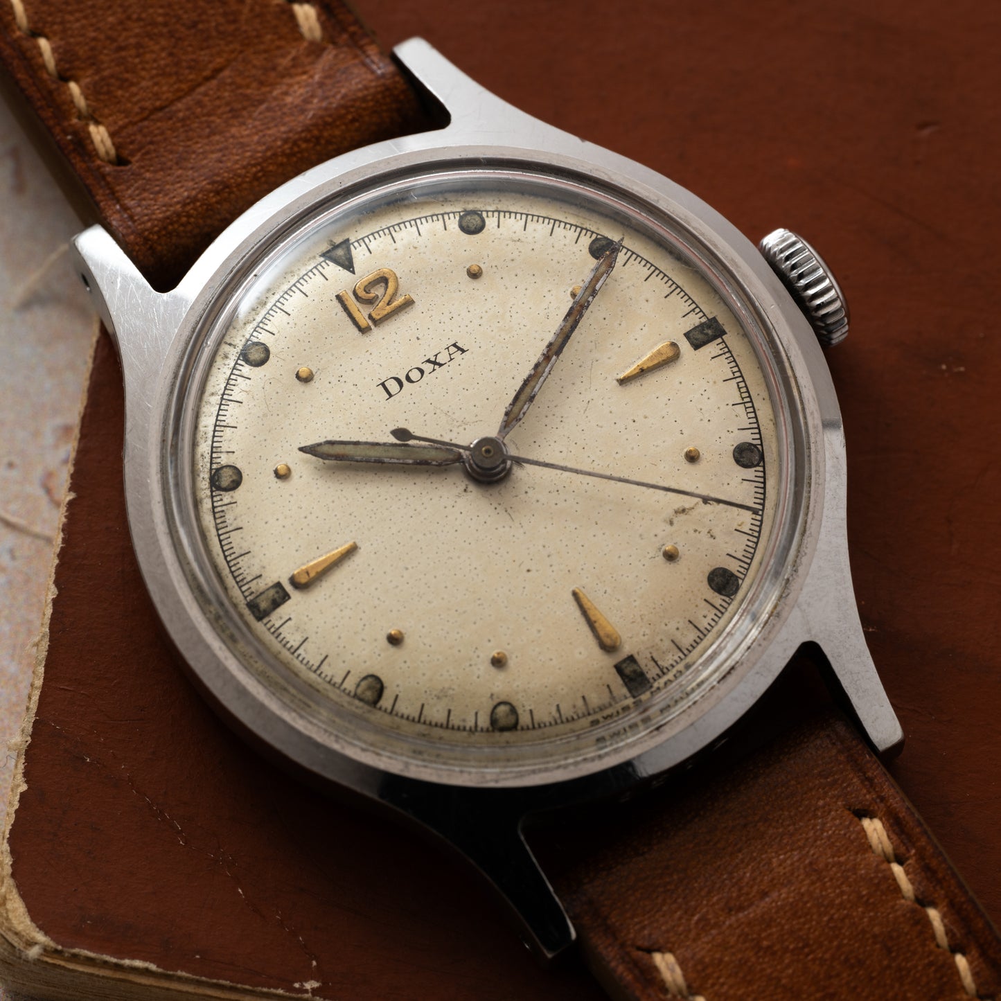 DOXA 565 Field Watch