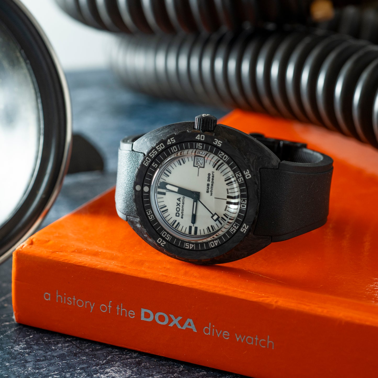 DOXA Sub 300 Carbon 'Whitepearl'