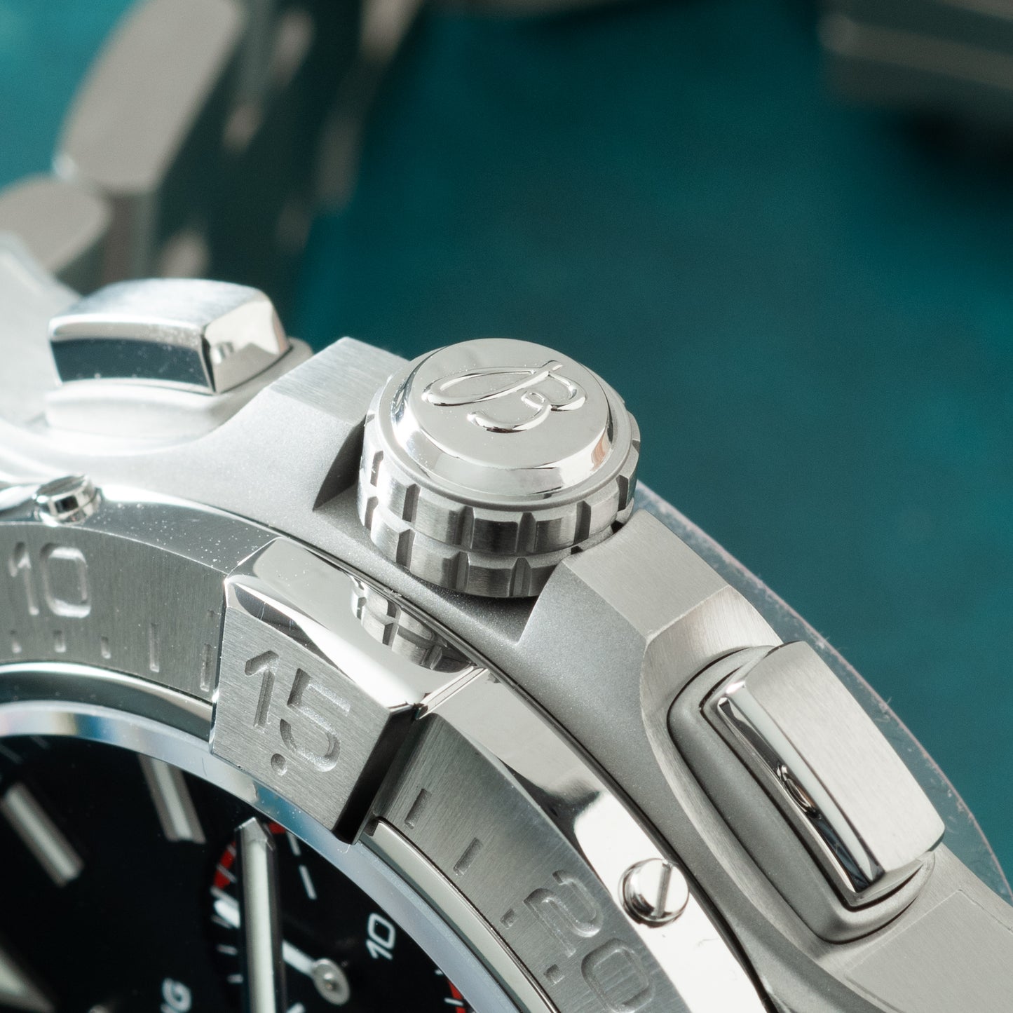 Breitling Avenger B01 Chronograph 44