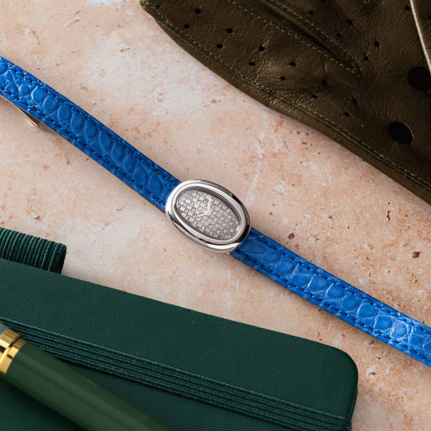 Cartier Baignoire Cadran Pavé