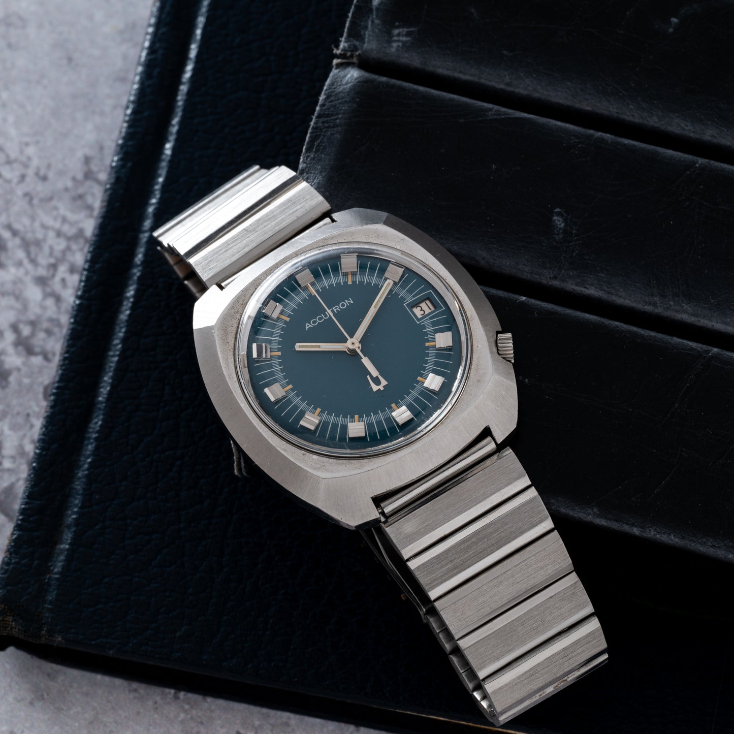 Bulova Accutron 261 'Original' Cushion TV