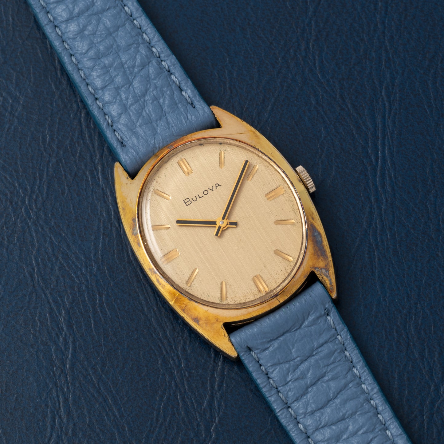 Bulova Tonneau Manual Wind