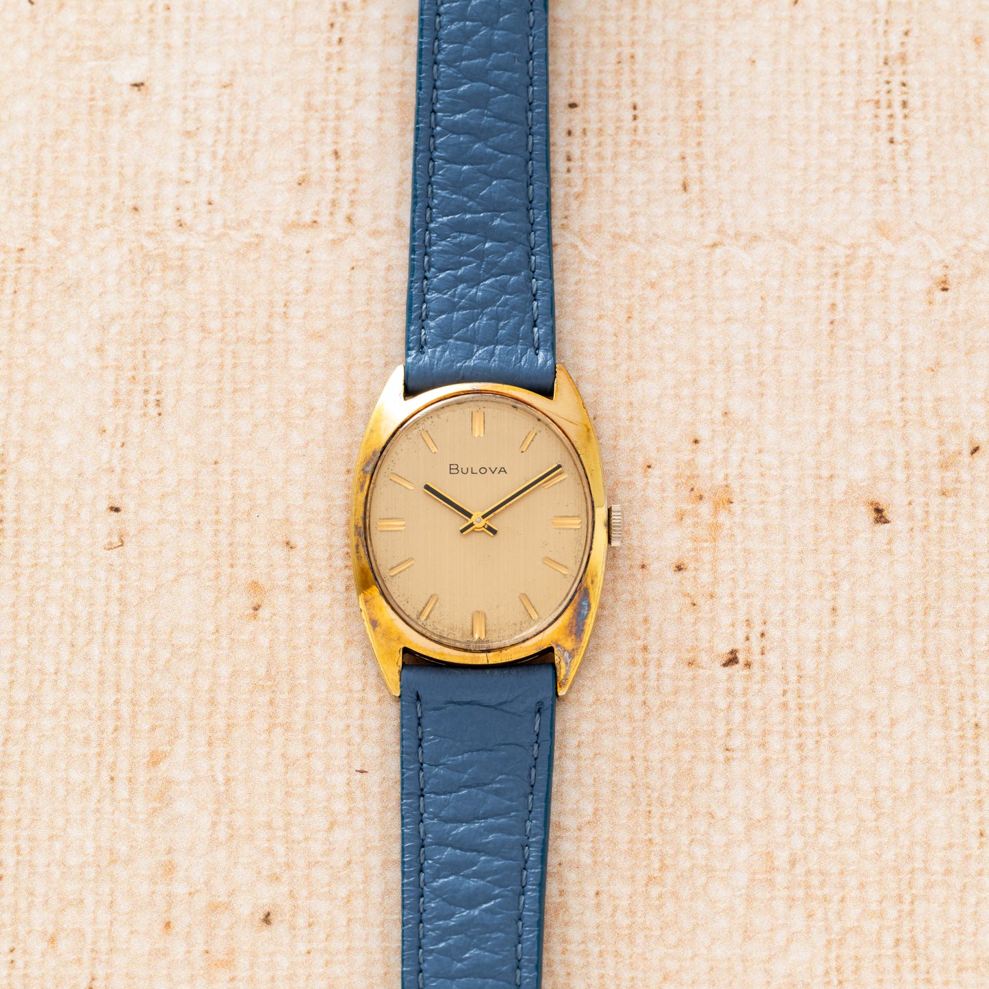 Bulova Tonneau Manual Wind