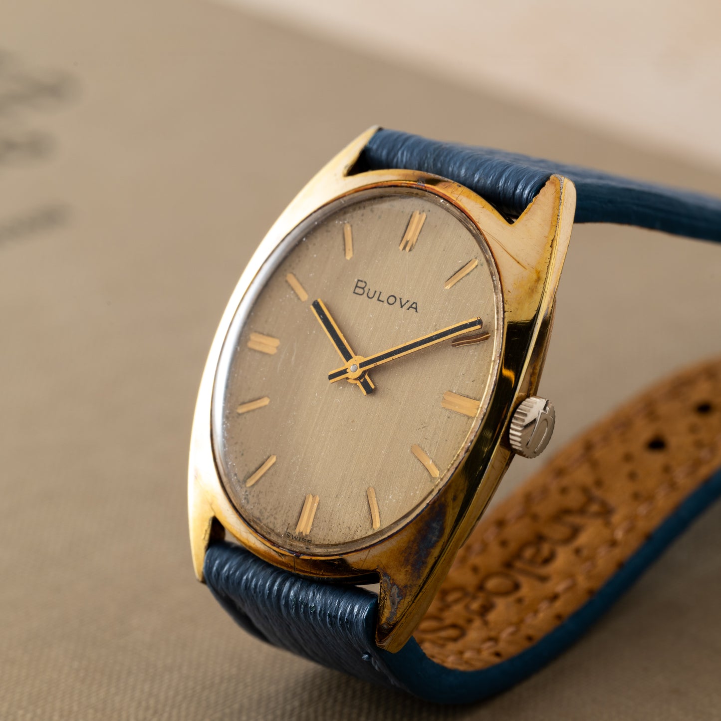 Bulova Tonneau Manual Wind