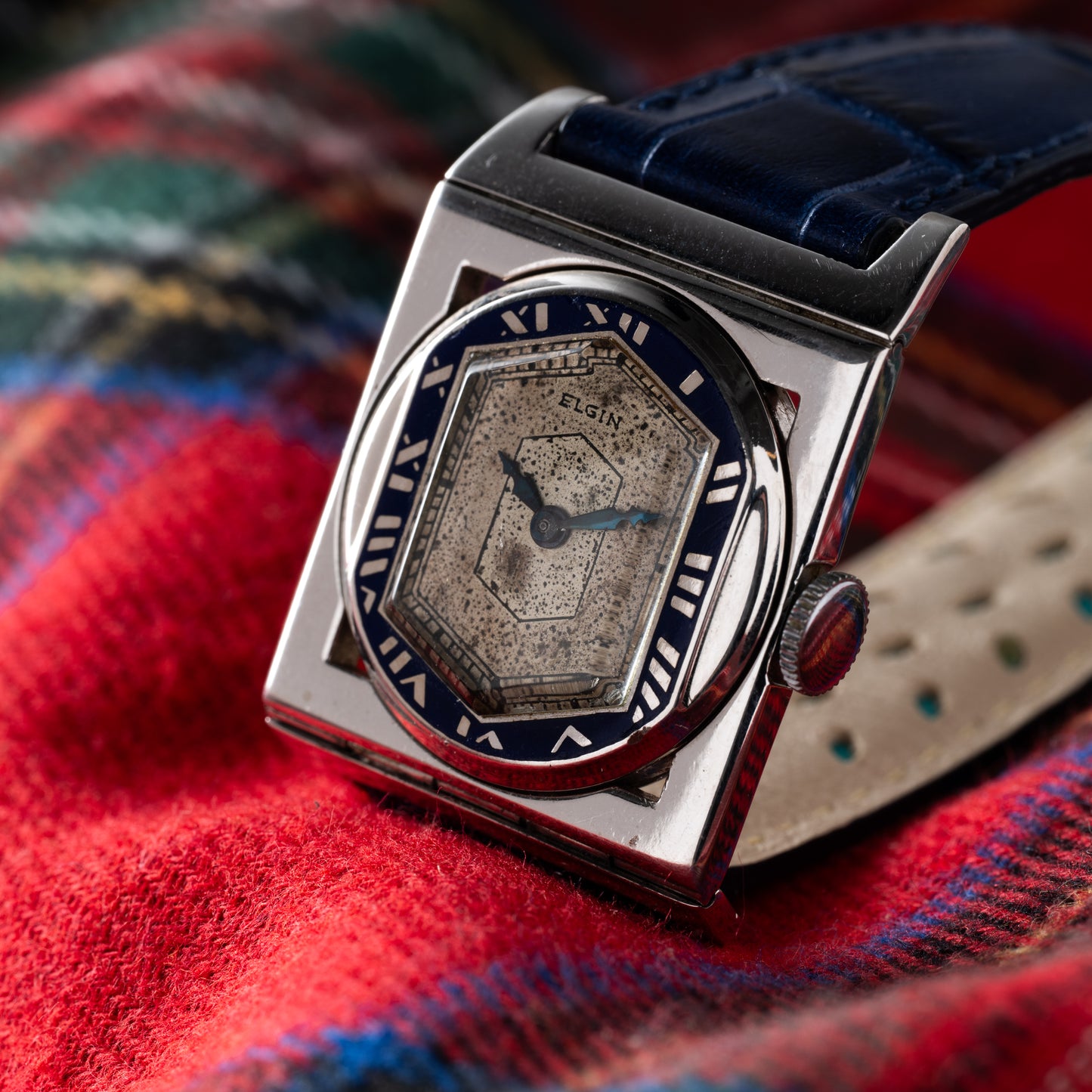 Elgin Presentation 'Hinged Lugs'