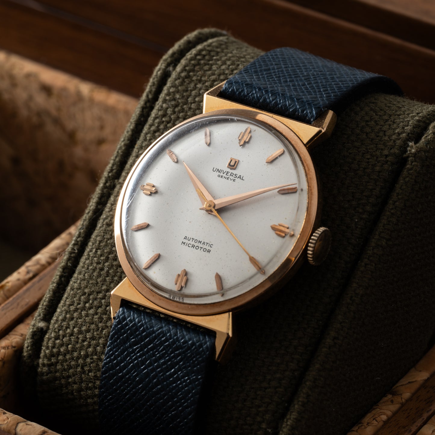 Universal Genève 'Fancy Lug' Calibre 215 Dress Watch