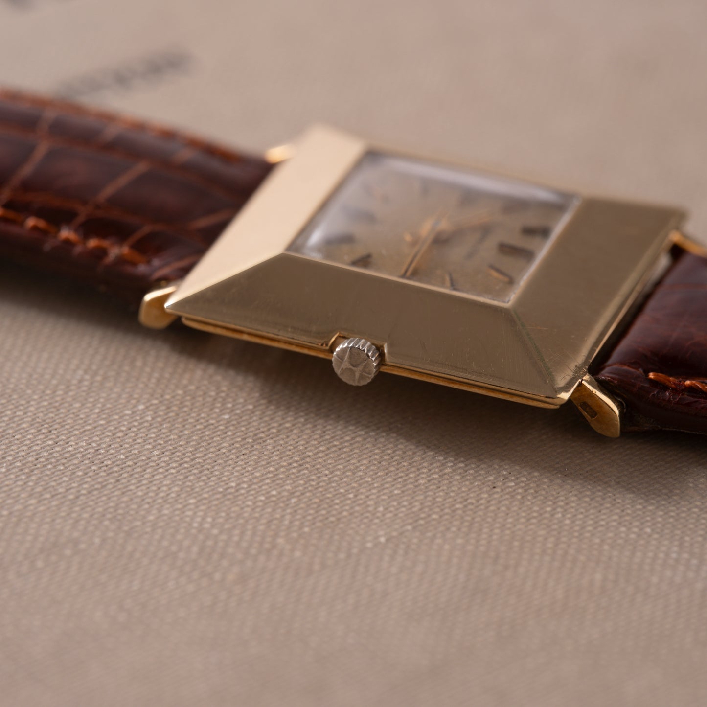 Hamilton Thinline 'Pyramid Case'