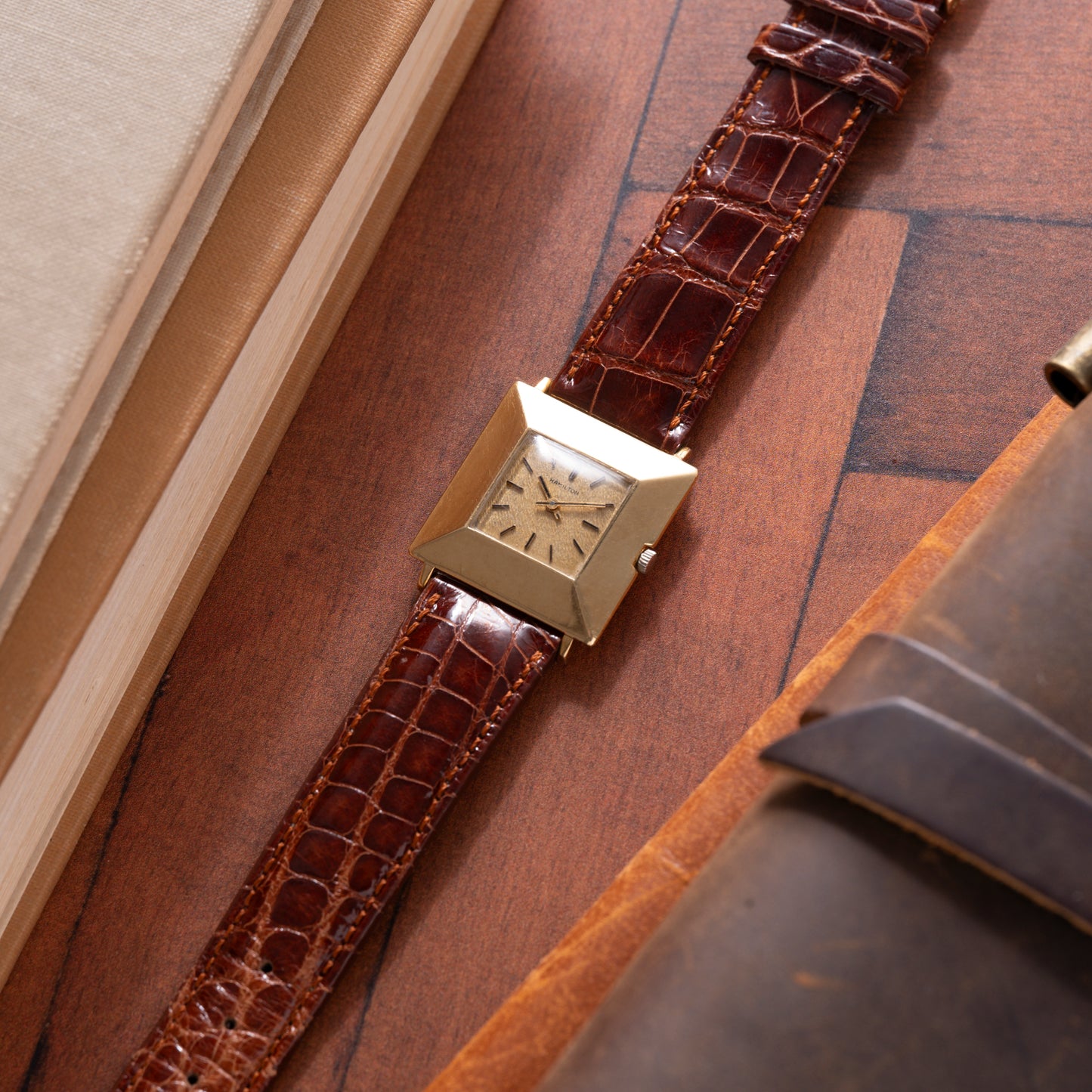 Hamilton Thinline 'Pyramid Case'