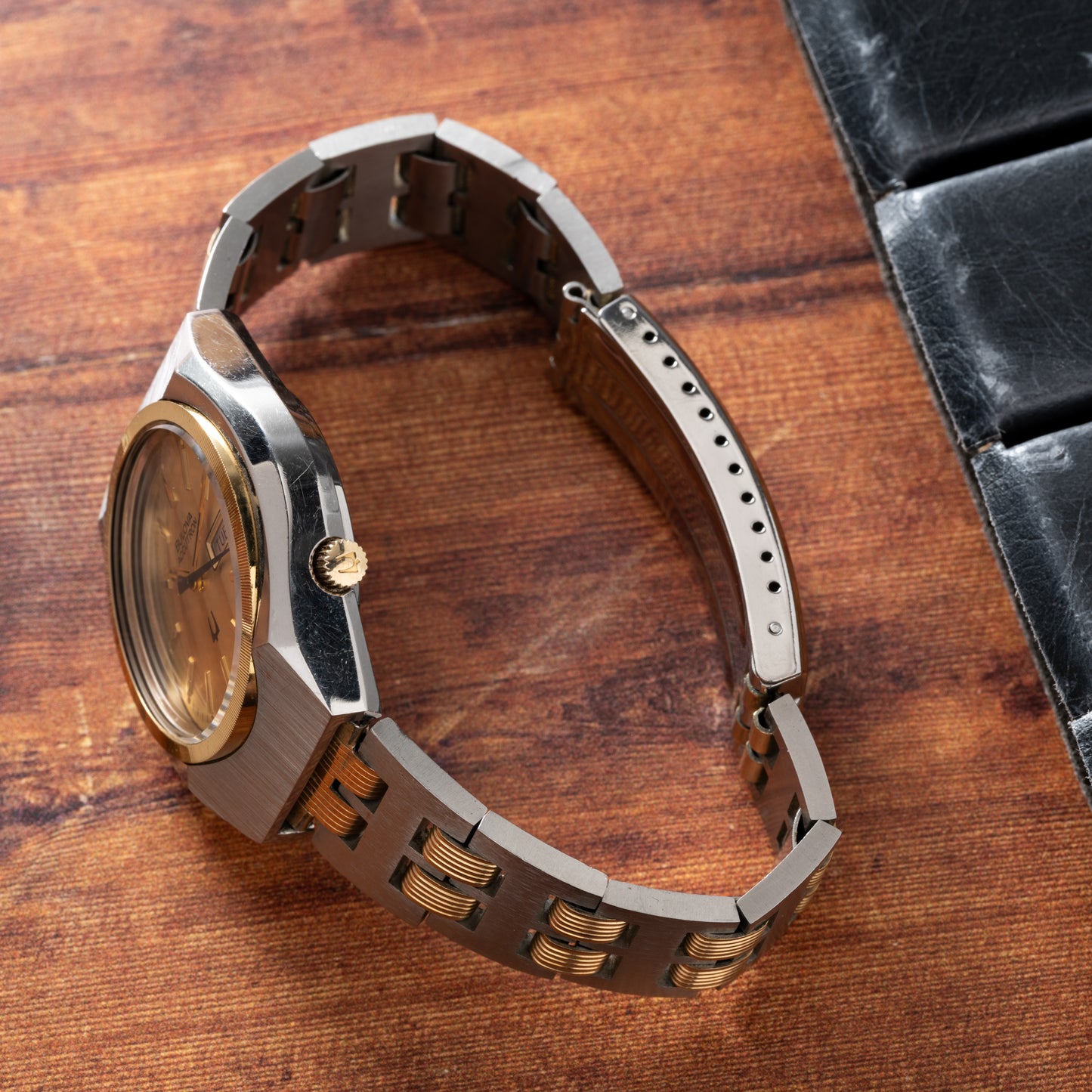 Bulova Accutron Day-Date 'Holographic'