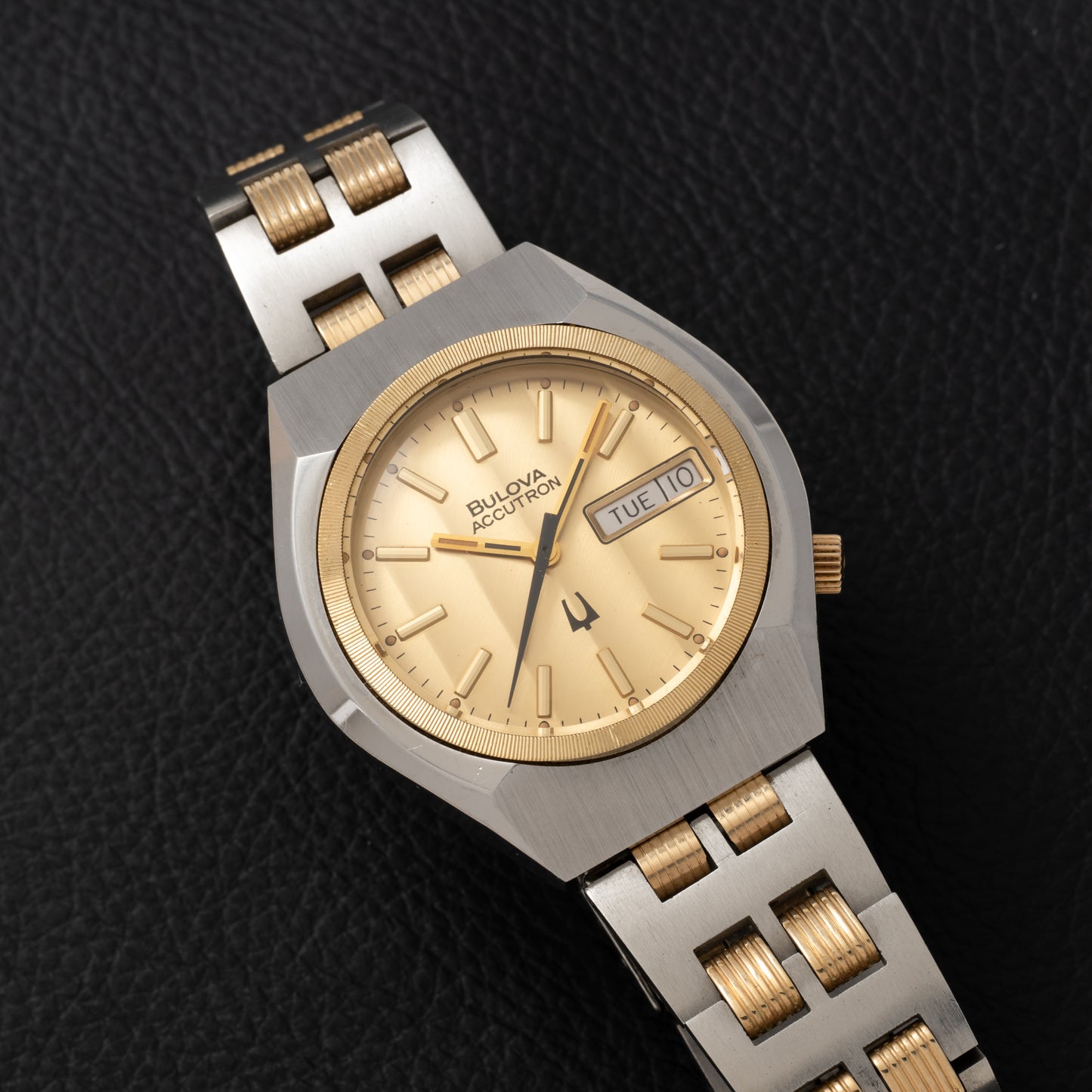 Bulova Accutron Day-Date 'Holographic'