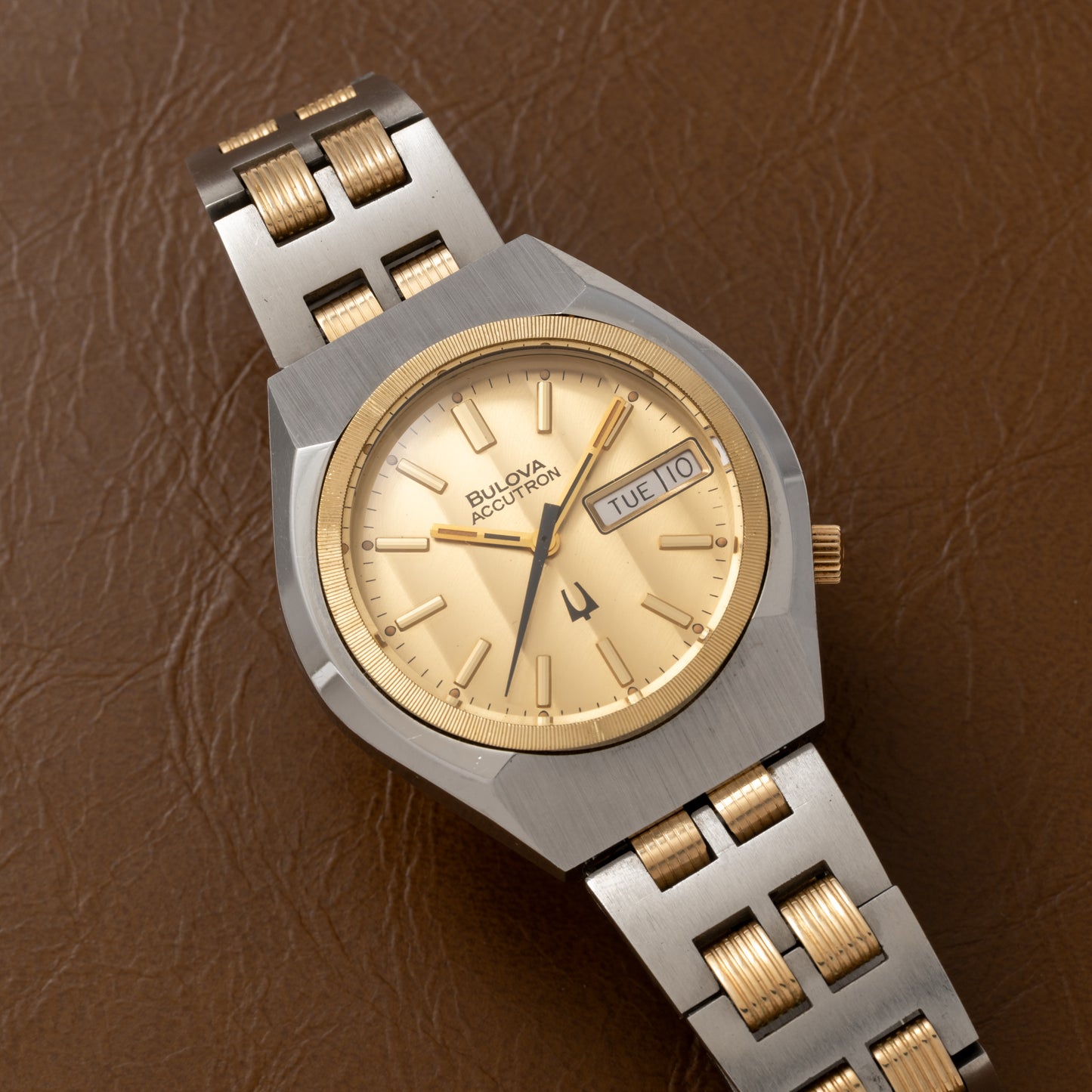 Bulova Accutron Day-Date 'Holographic'