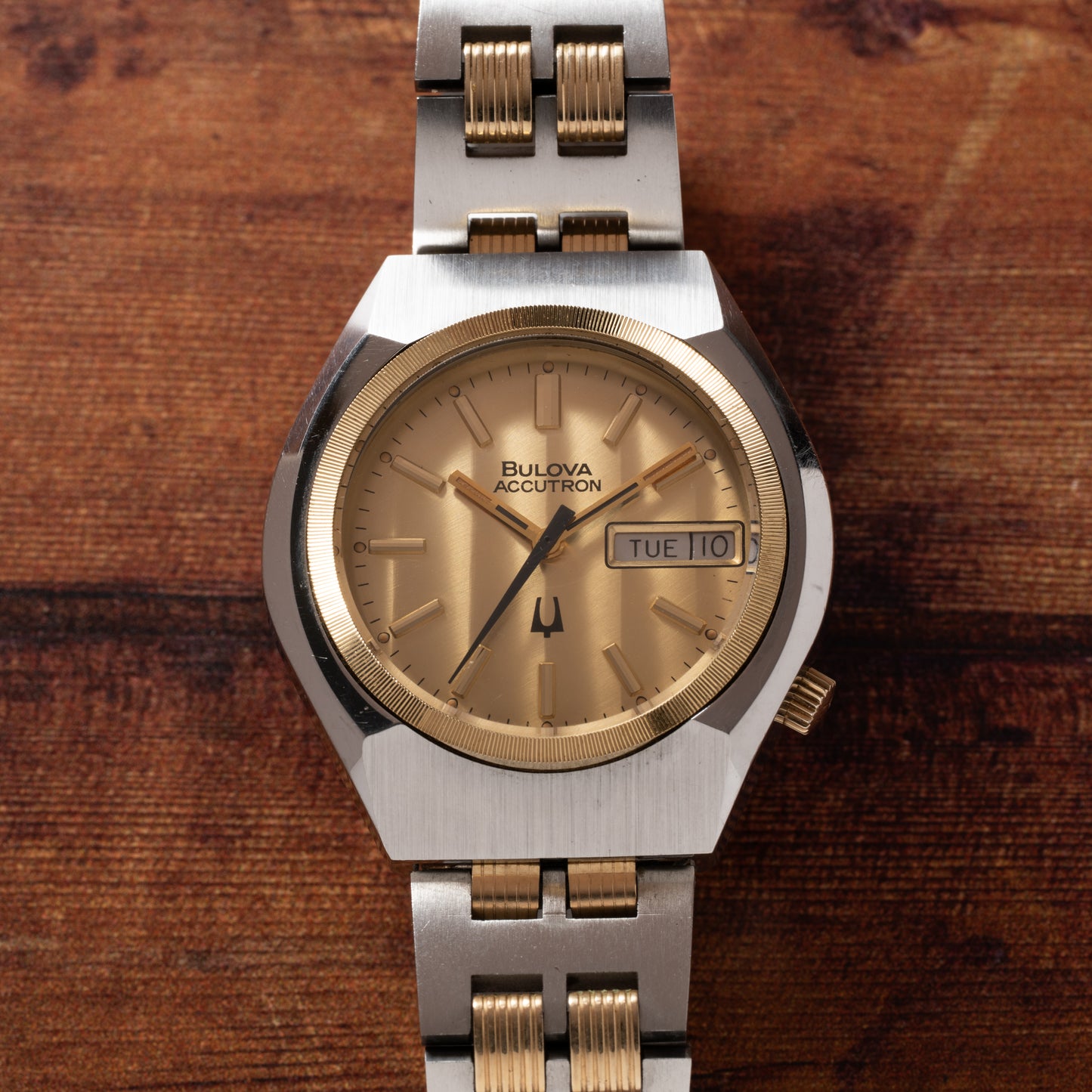 Bulova Accutron Day-Date 'Holographic'