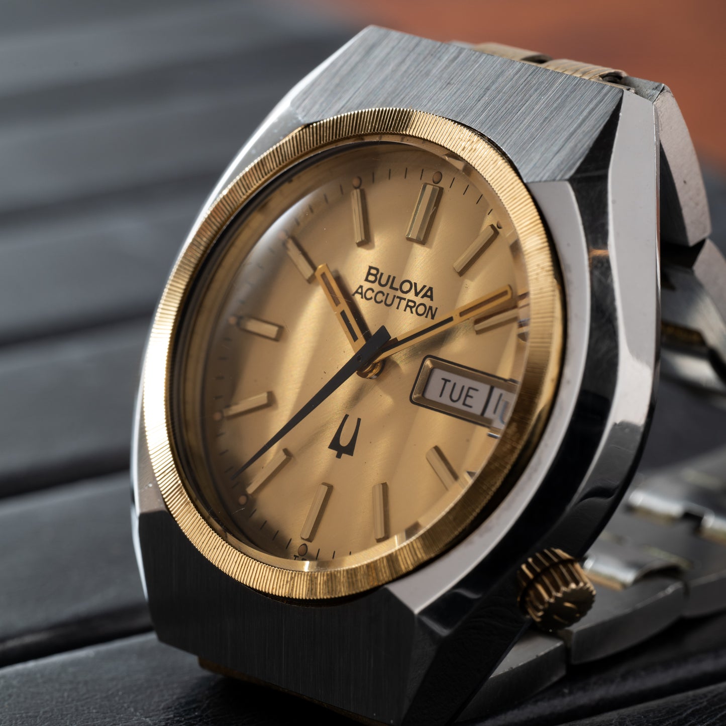 Bulova Accutron Day-Date 'Holographic'