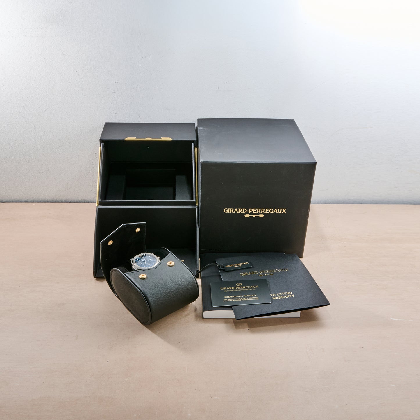Girard-Perregaux Laureato Chronograph 42