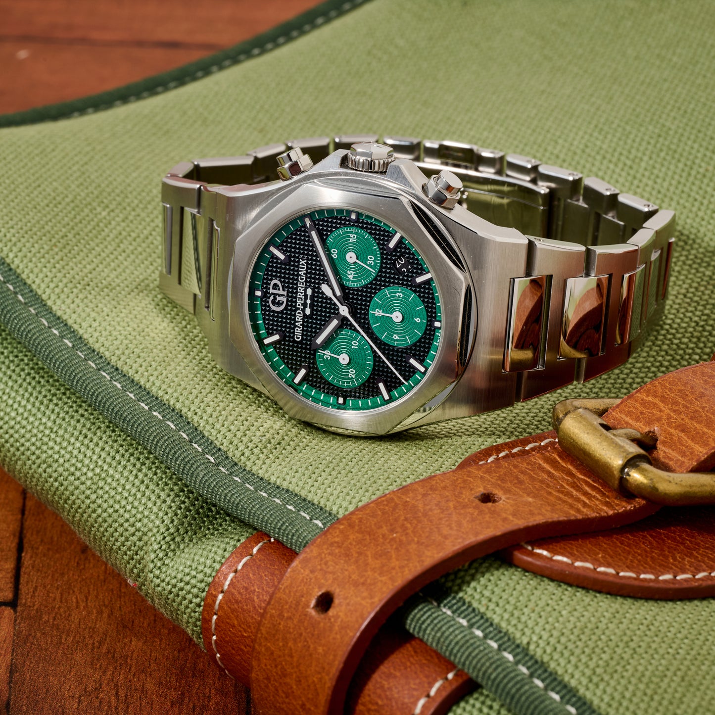 Girard-Perregaux Laureato Chronograph 42