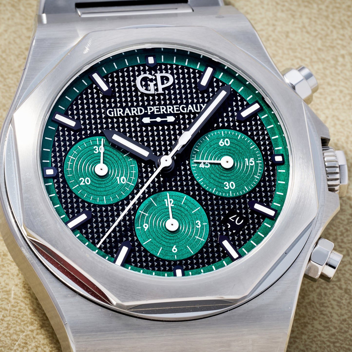 Girard-Perregaux Laureato Chronograph 42