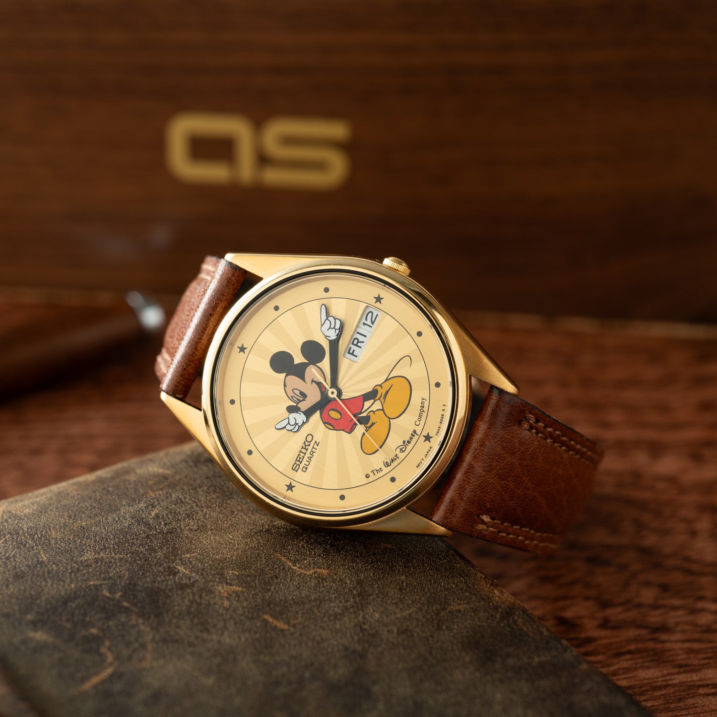 Seiko Mickey Mouse Sunray Day-Date