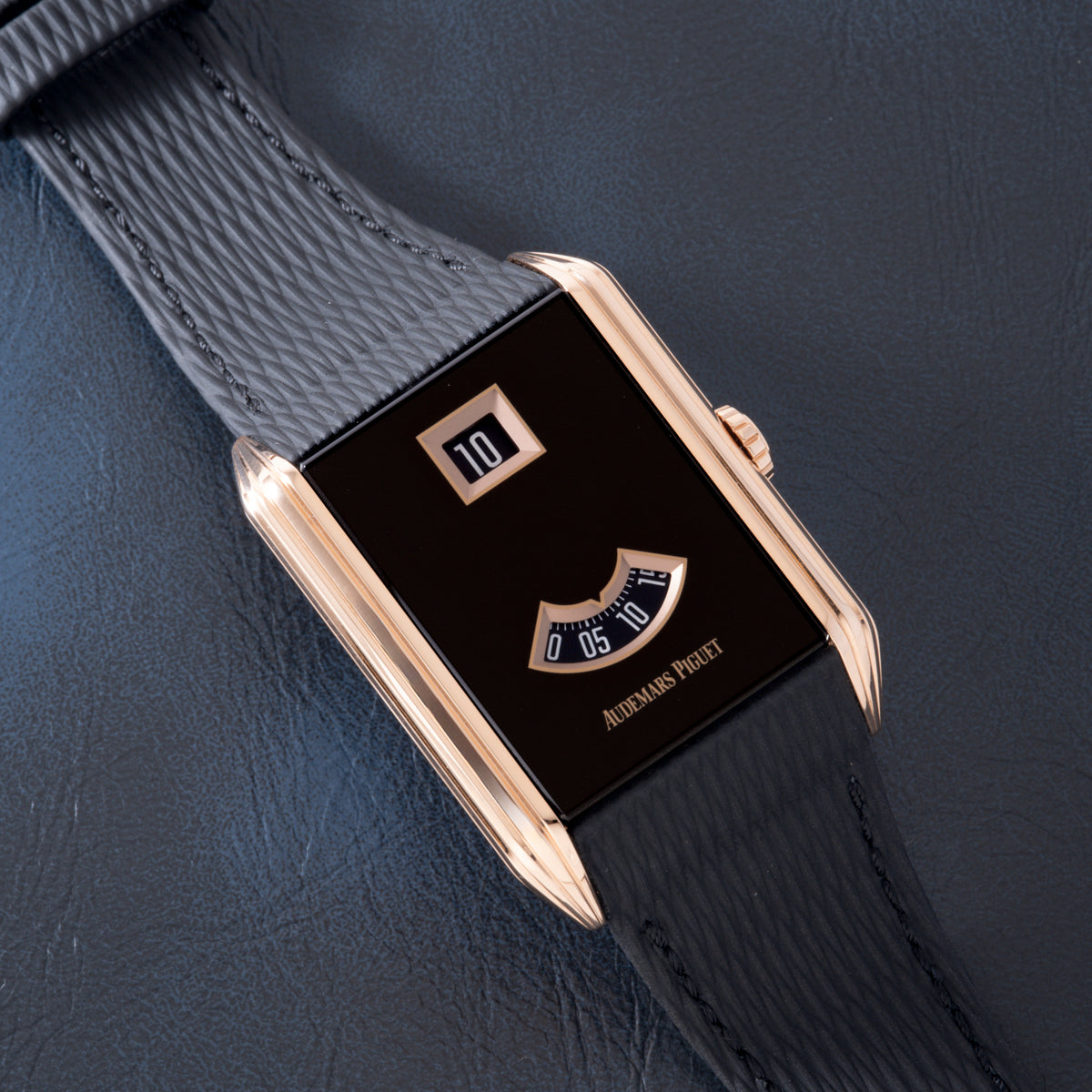 Audemars Piguet Neo Frame Jump Hour
