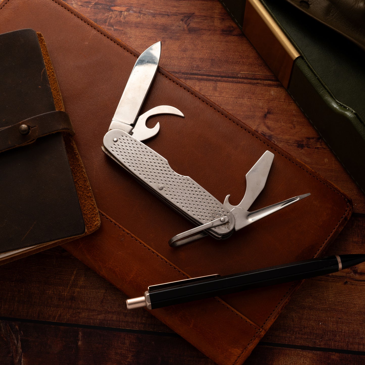 Mercedes-Benz Multi-Tool - Steel