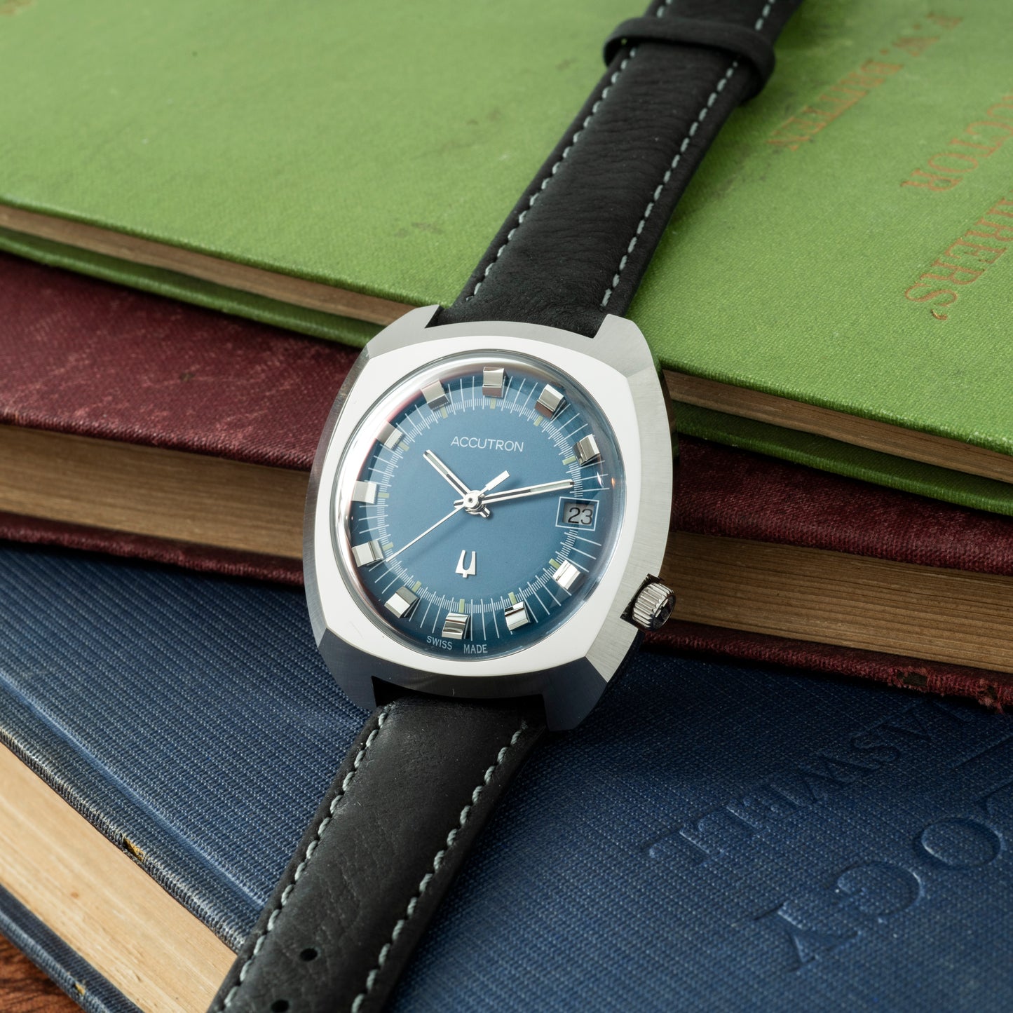 Accutron 261 Legacy 'Cushion TV'