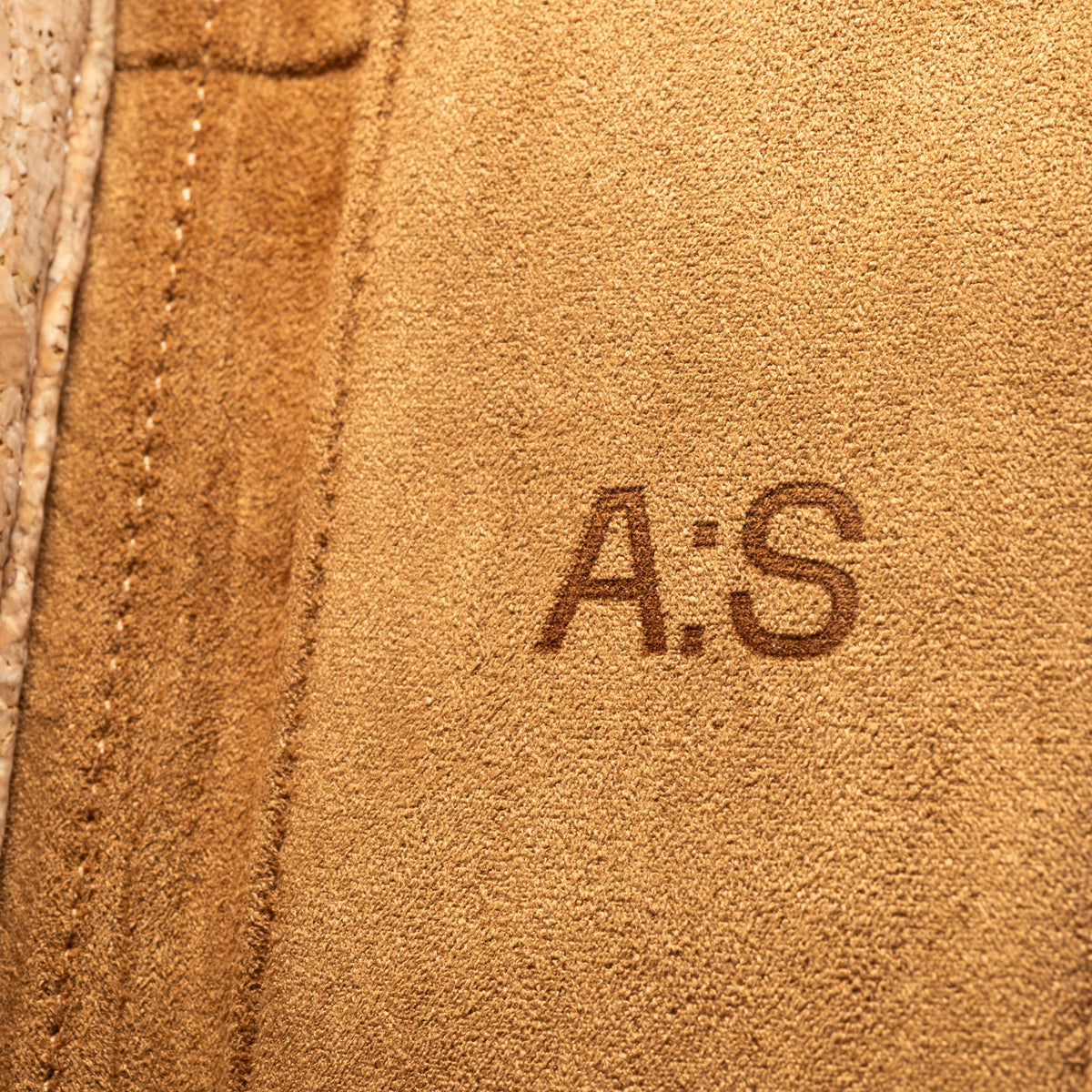 WOLF X Analog:Shift 1976 Collection Cork 2-Piece Watch Zip Case
