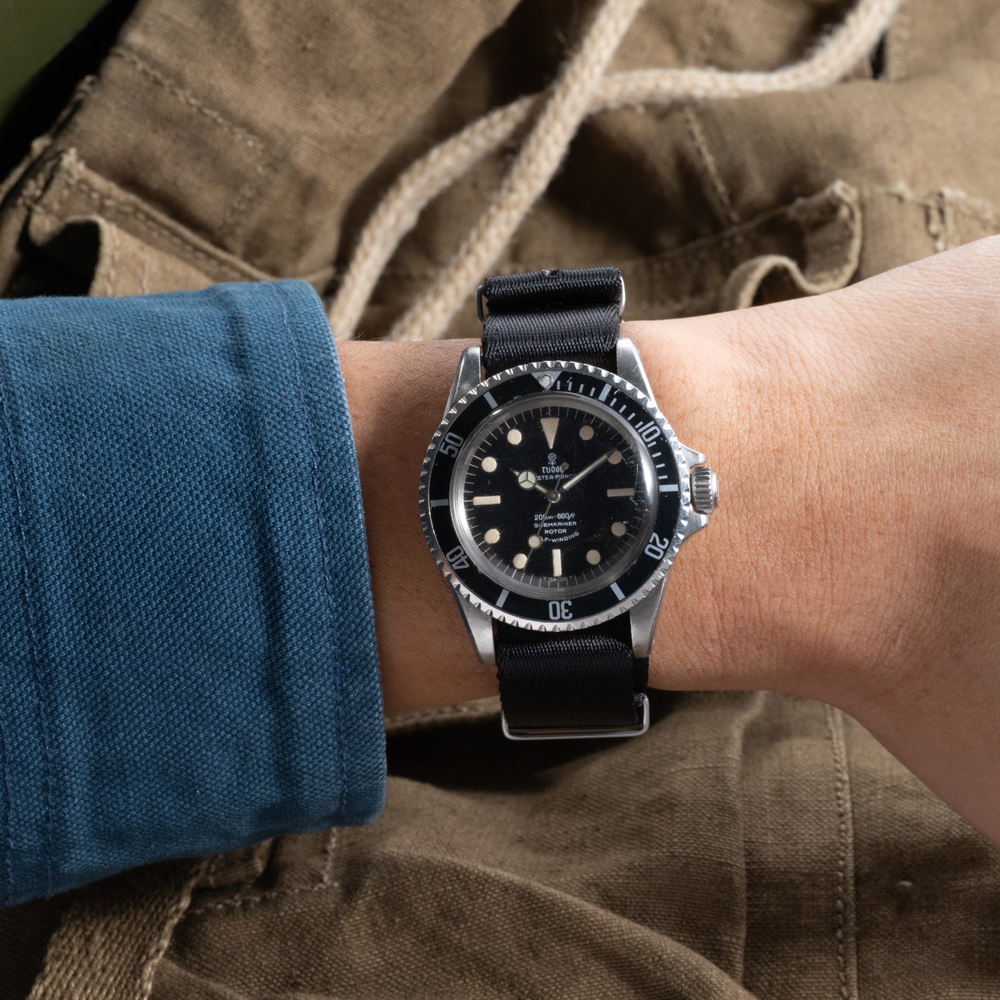 StrapHabit x Analog:Shift Black Seat Belt Pass-Through Military-Style Strap