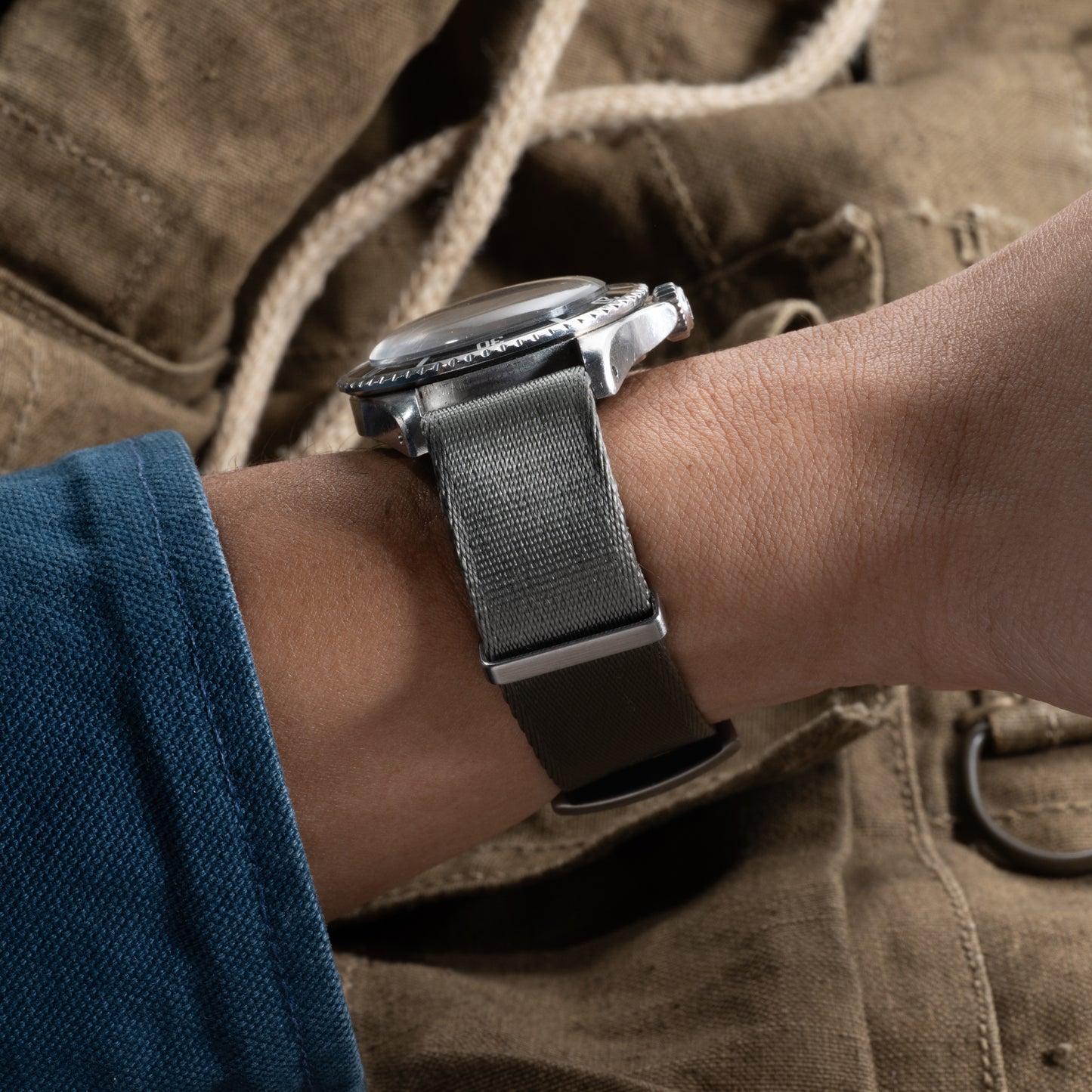StrapHabit x Analog:Shift Grey Seat Belt Pass-Through Military-Style Strap