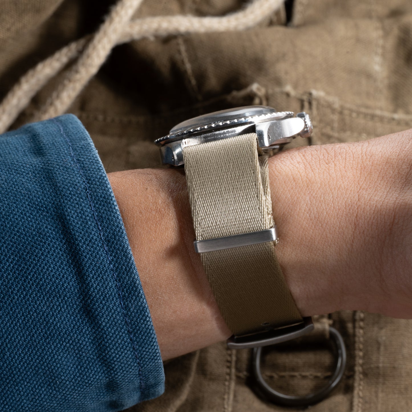 StrapHabit x Analog:Shift Khaki Seat Belt Pass-Through Military-Style Strap