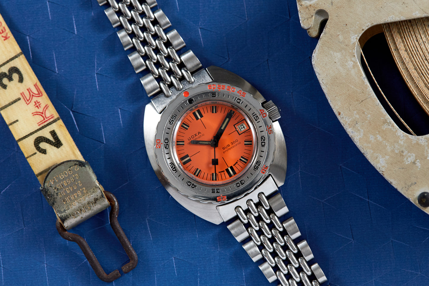 DOXA SUB 300 'No-T' Thin-Case