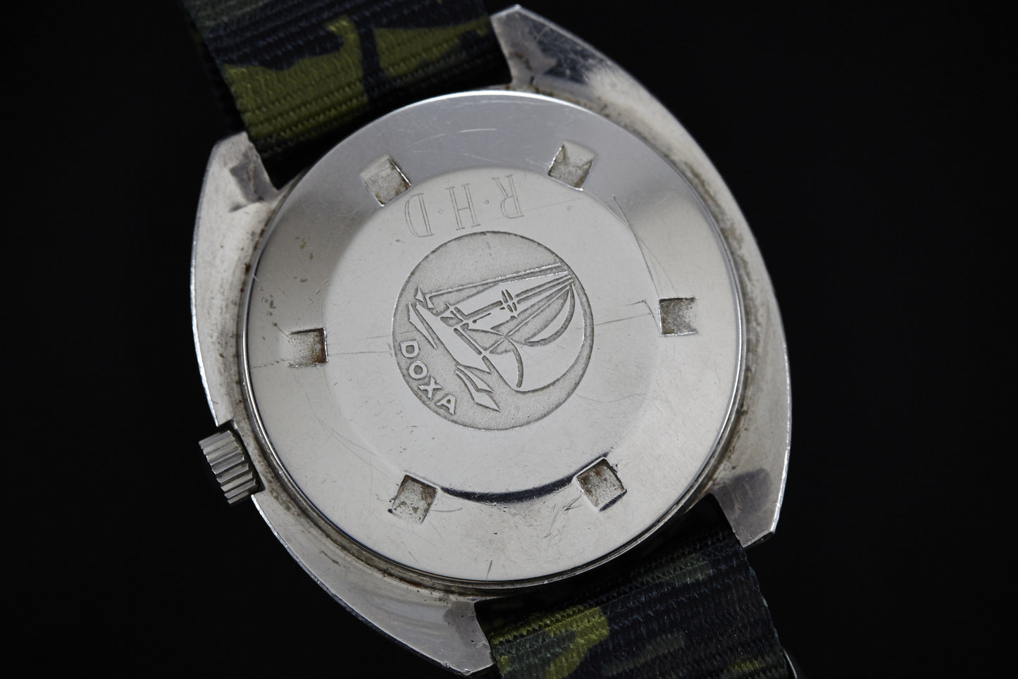 DOXA Sub 300T Sharkhunter Aqua-lung