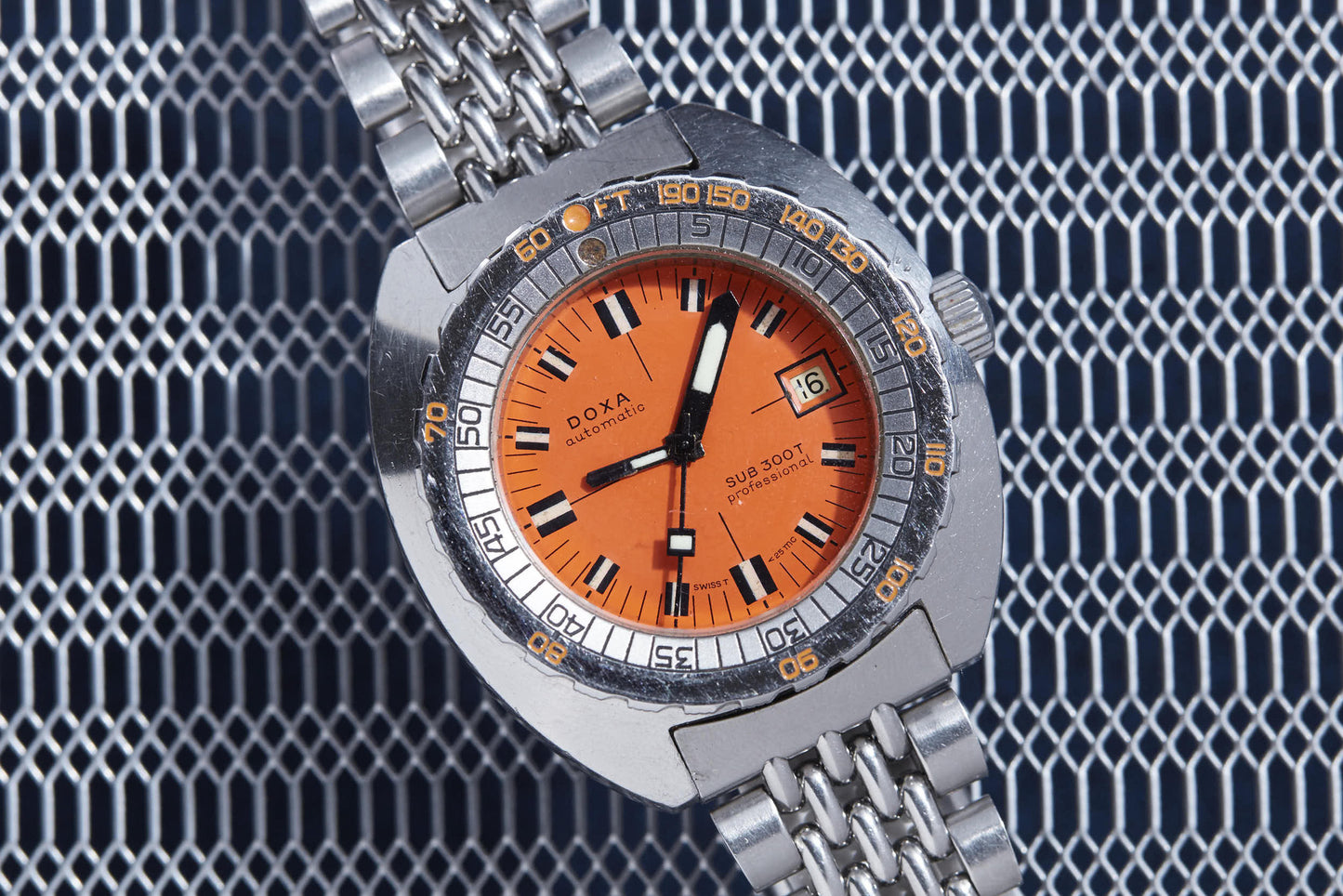 DOXA Sub 300T Professional