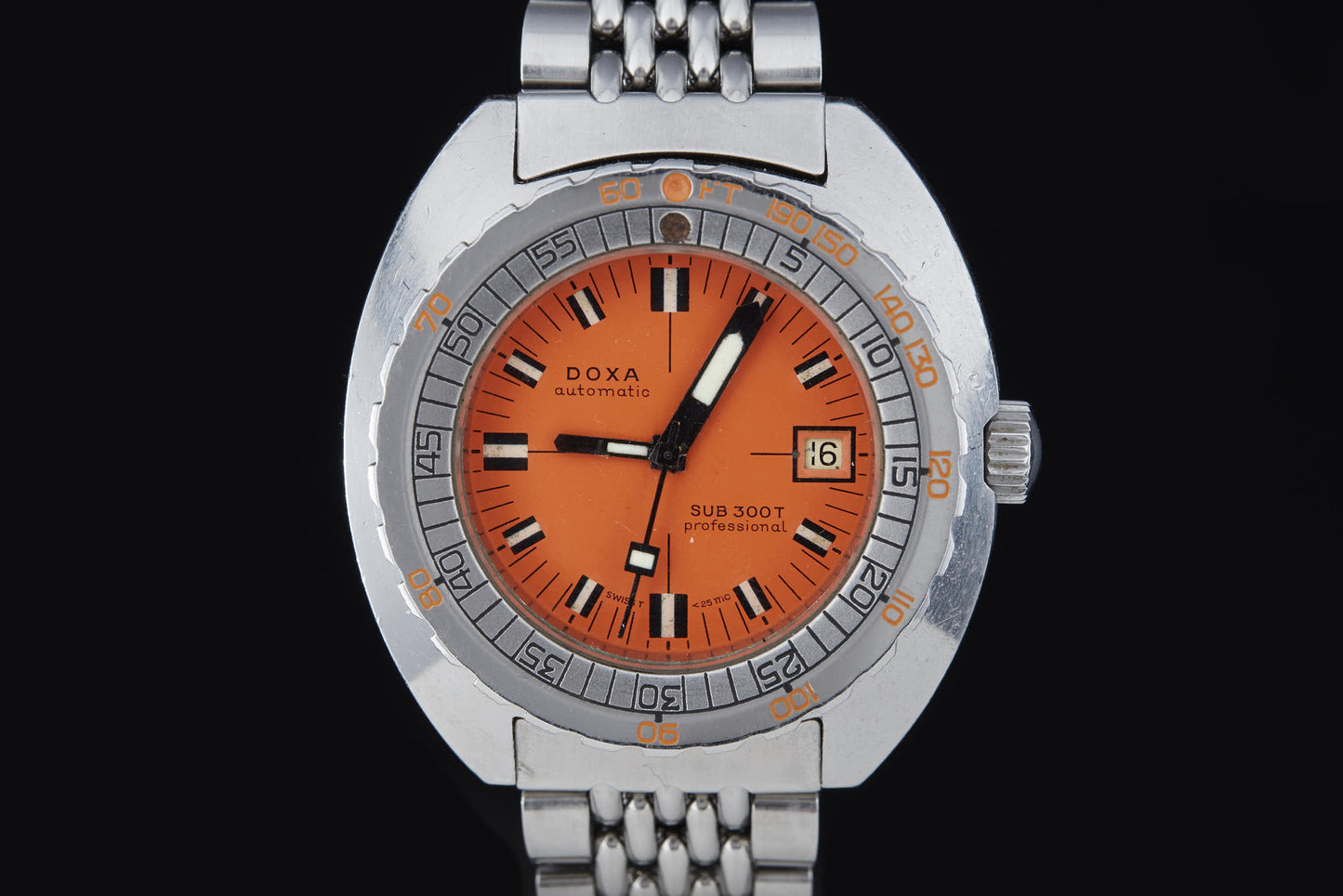 DOXA Sub 300T Professional