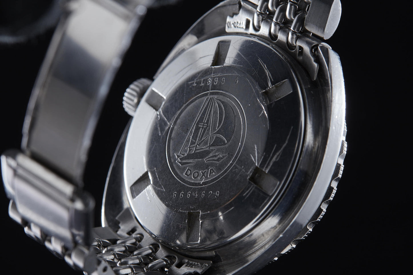 DOXA Sub 300T Professional